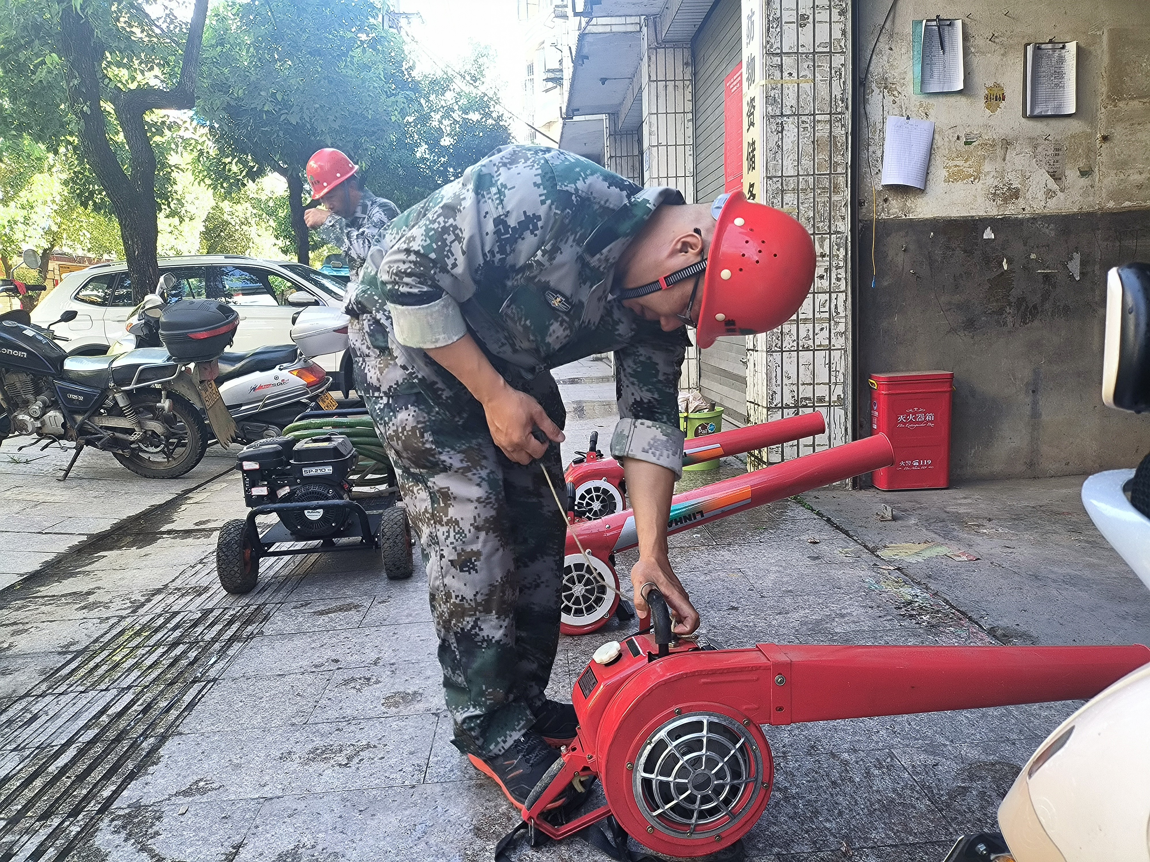 悠悠森林情，寸寸防火心